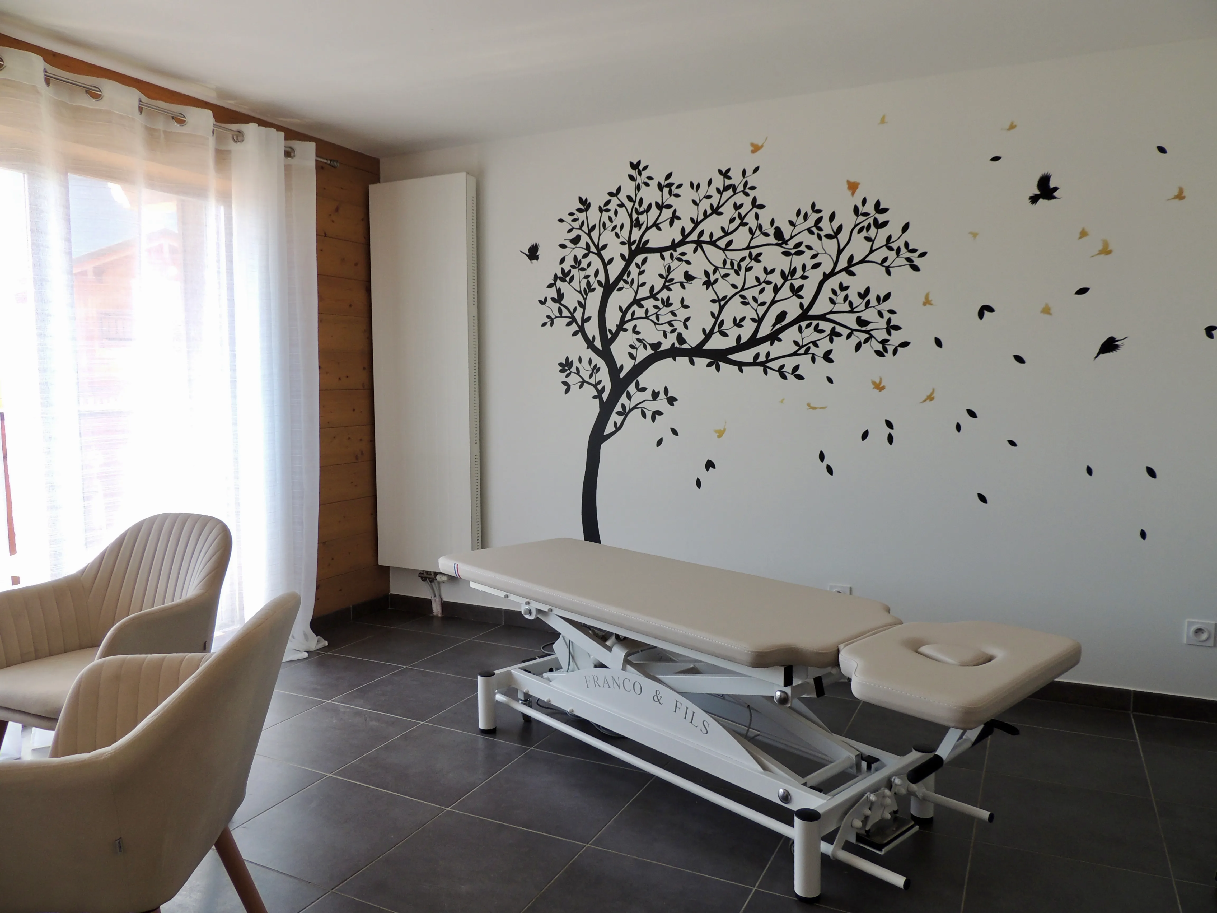 Espace d’accueil du cabinet d’ostéopathie